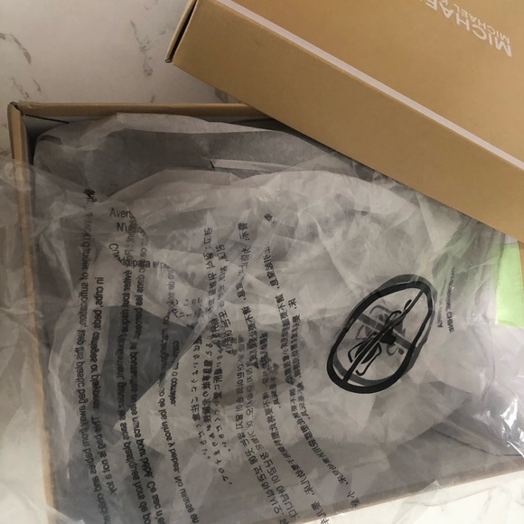 Michael Kors Claire leather pump size 10 (40) - never worn. - Picture 3 of 8